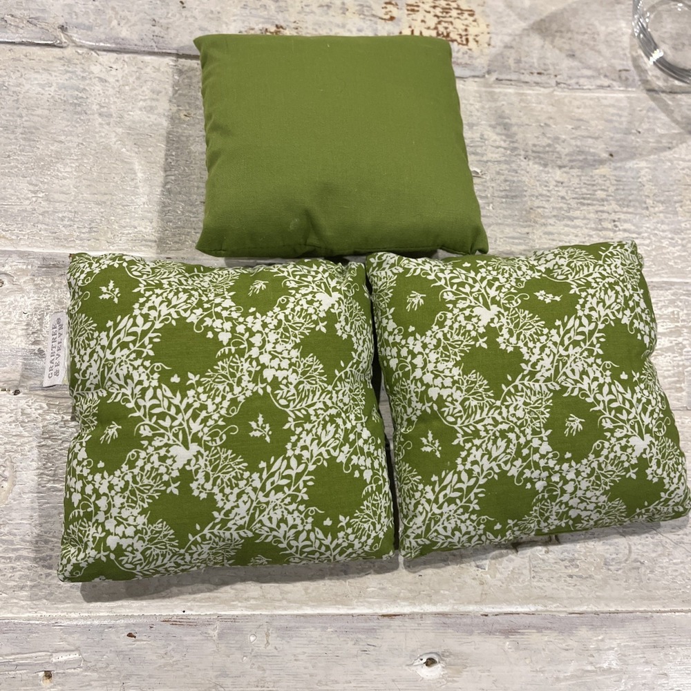 Crabtree Evelyn Summer‎ Hill 3 Pk Scented Sachet Pillows 4.5" X 4.5" Green, Used